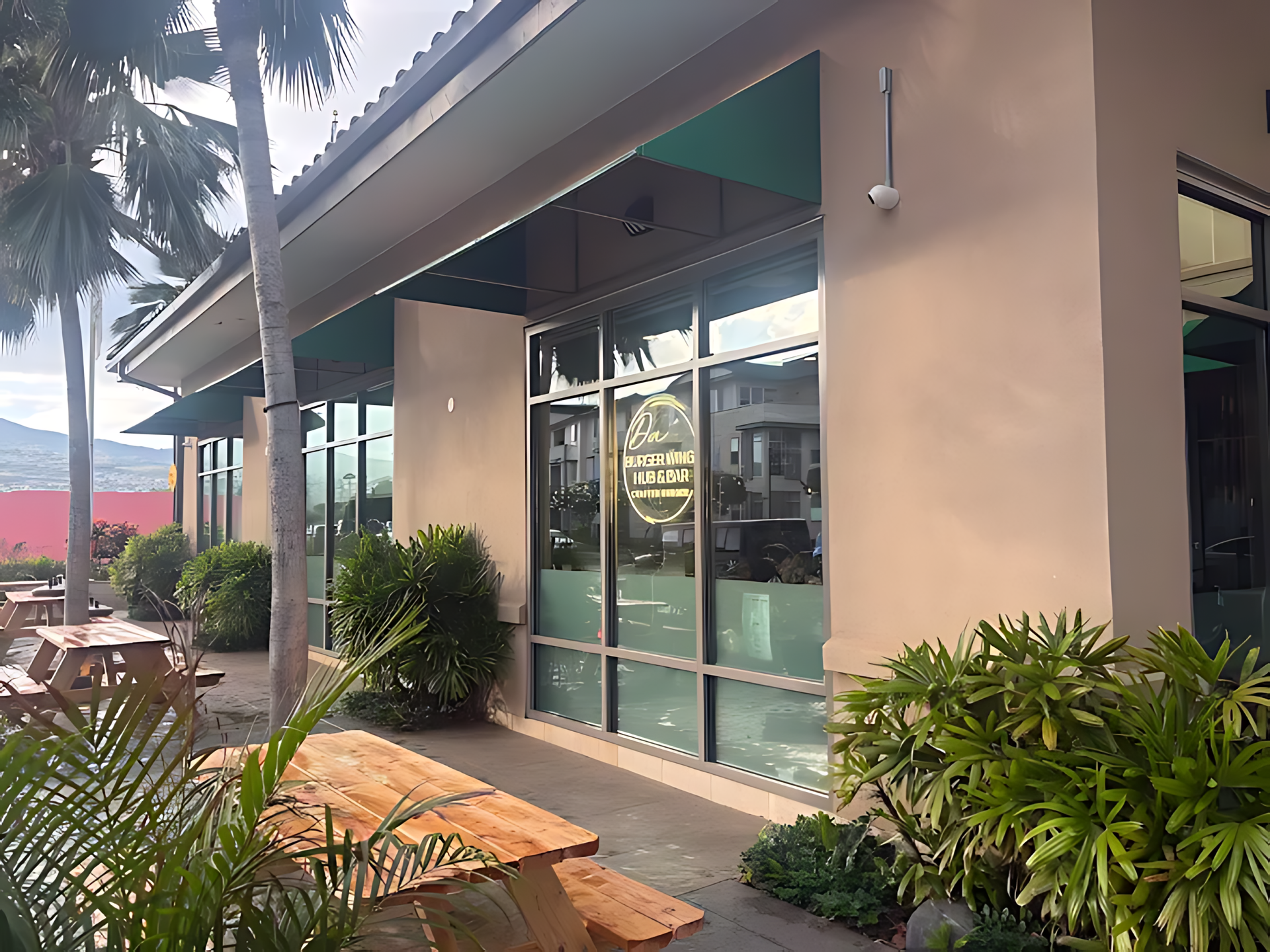 Da Burger Wing Hub in Kapolei